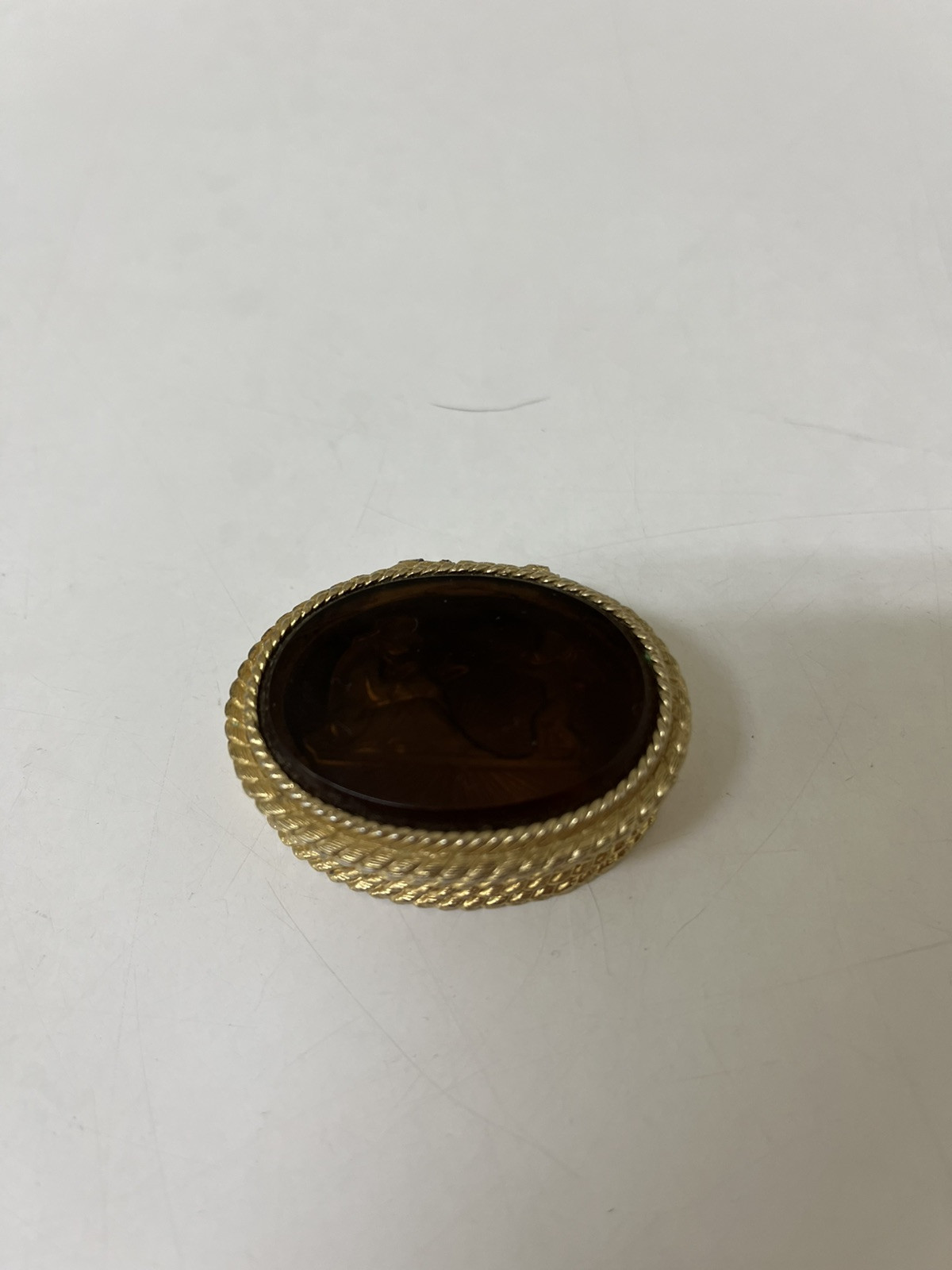 Vintage Fame Creme Perfume Compact Box with Cameo Glass on Top