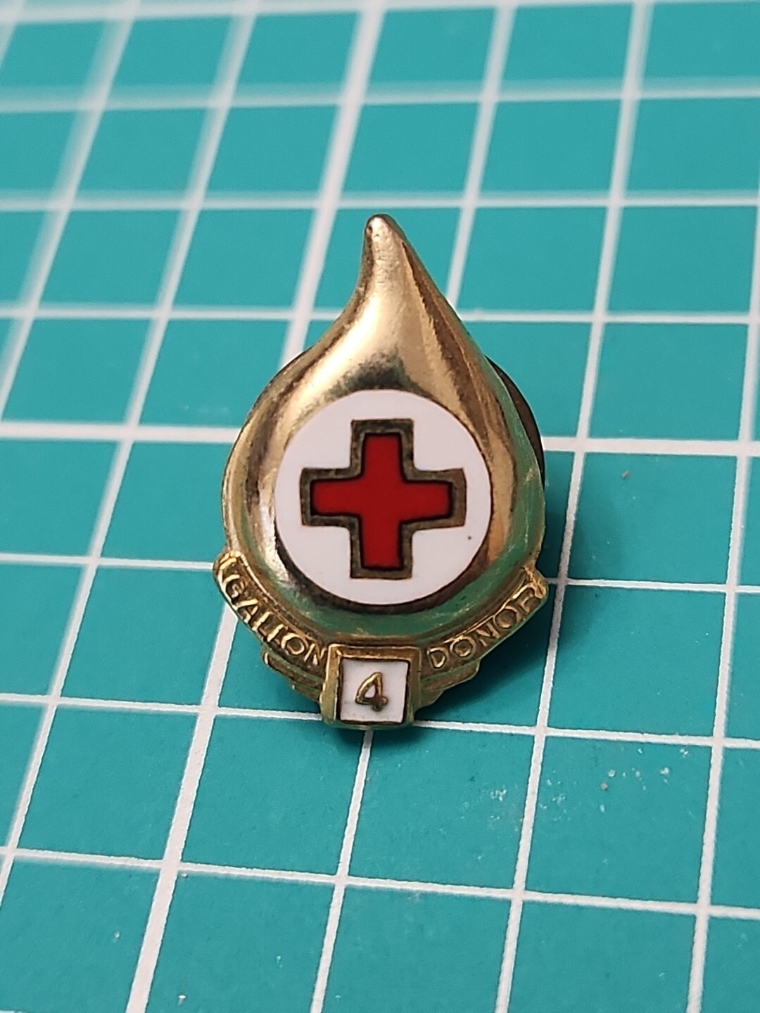 Vtg 4 Gallon American Red Cross Blood Donor Gold Tone Lapel Pin Hat Pin Vtg 4 Gallon American Red Cross Blood Donor Gold Tone Lapel Pin Hat Pin