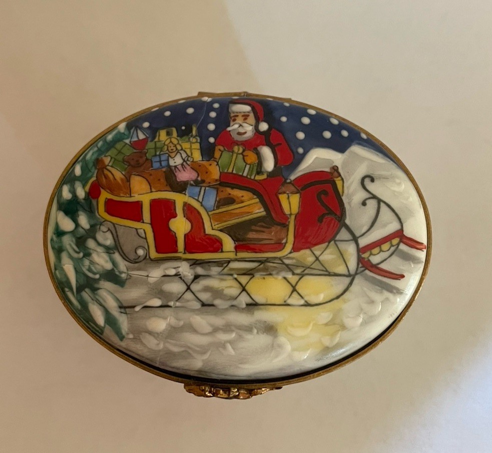 Rochard Limoges Santa in Sleigh Porcelain Trinket Box w/Tree Circa 2006 Crack