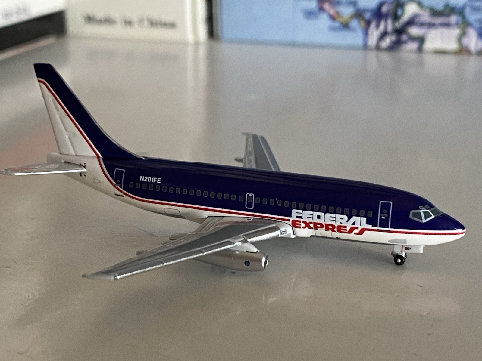 SMAC Seattle Model Aircraft FedEx Federal Express Boeing 737-200 1:400 N201FE