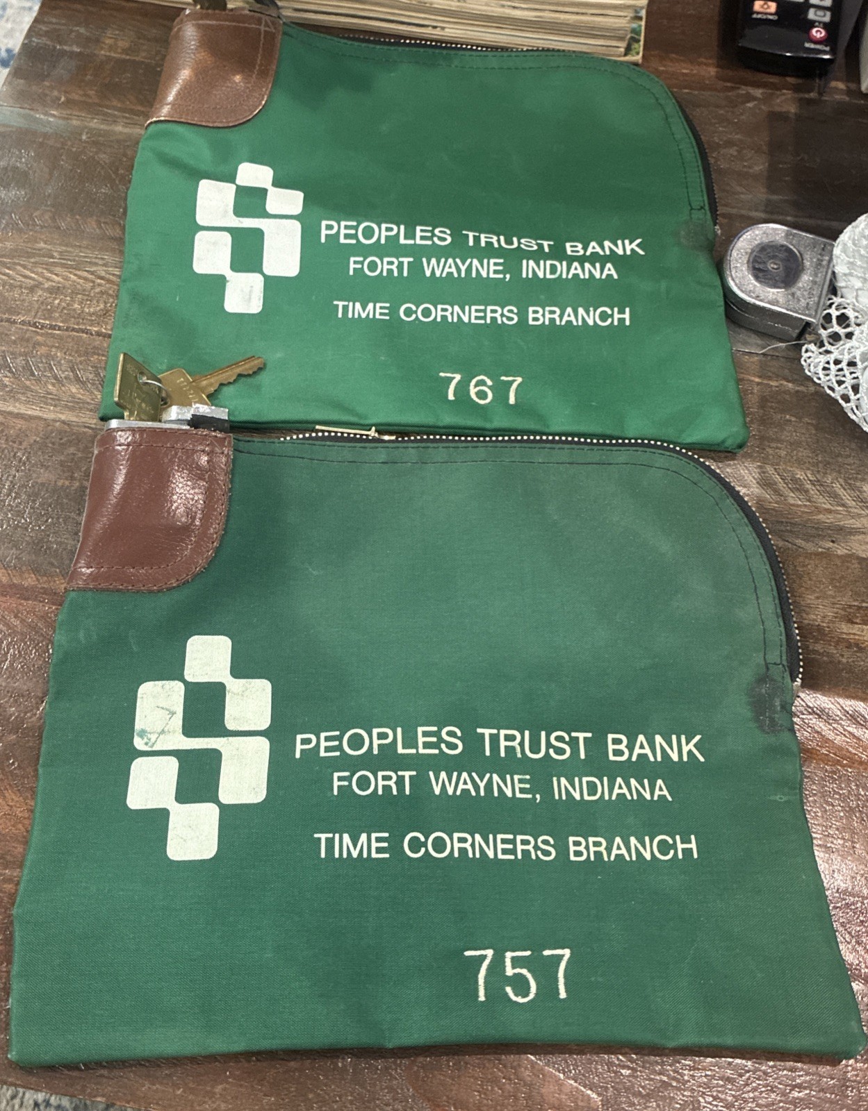 2 X Vintage Peoples Trust Bank Fort Wayne Indiana Deposit Money Green Bag Key