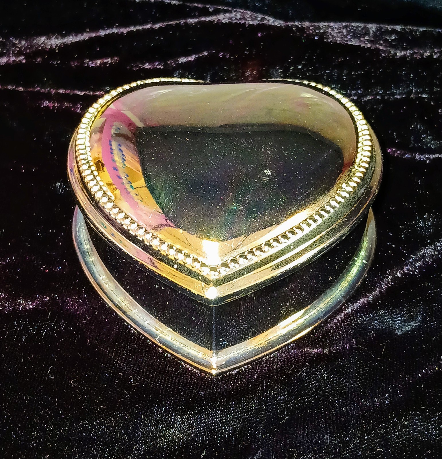 VINTAGE AVON Silver Plated Heart Shaped Velvet-lined Hinged Trinket Box