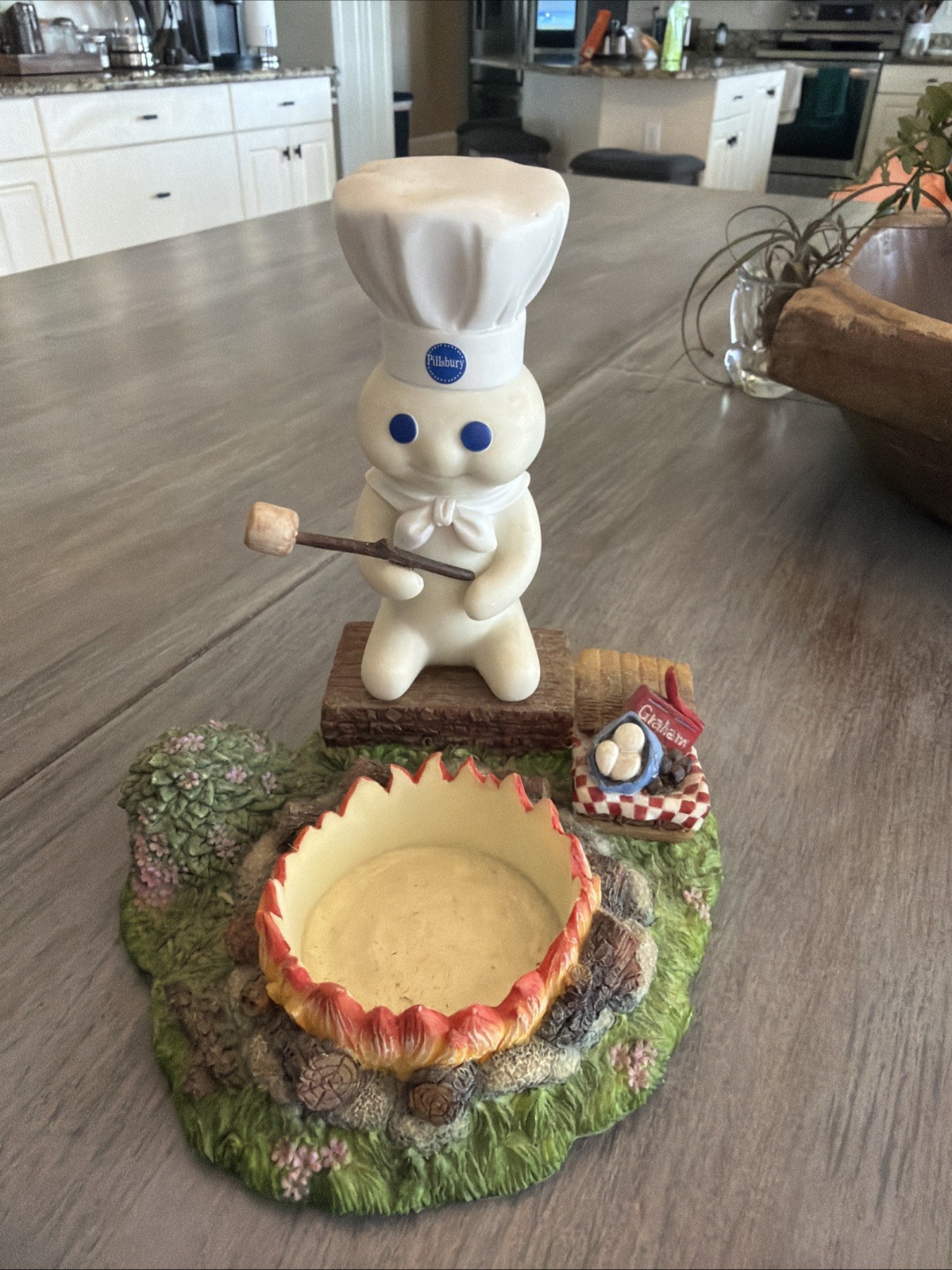 The Danbury Mint Pillsbury Doughboy Candleholder The Danbury Mint Pillsbury Doughboy Candleholder