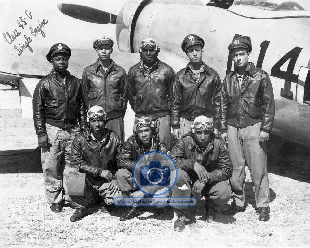 TUSKEGEE AIRMEN AFRICAN AMERICAN PILOTS CLASS OF 1945 WW2 8X10 PHOTO TUSKEGEE AIRMEN AFRICAN AMERICAN PILOTS CLASS OF 1945 WW2 8X10 PHOTO