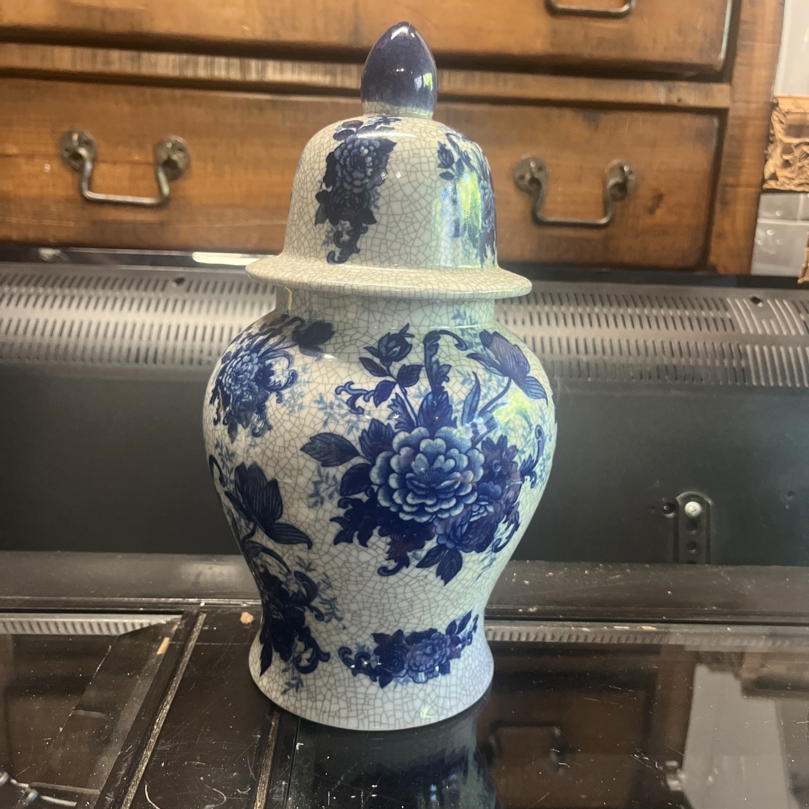 Vintage Bombay Company Blue & White Porcelain Chinoiserie Ginger Jar Vintage Bombay Company Blue & White Porcelain Chinoiserie Ginger Jar