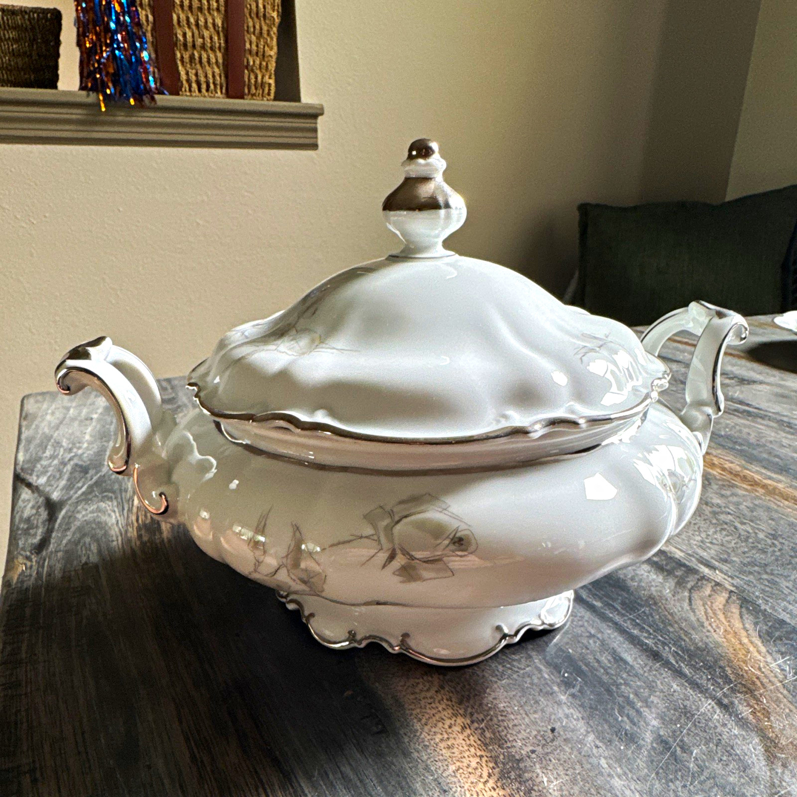 Hutschenreuther Selb Sylvia Platinum Large Covered Vegetable Serving Bowl 11”