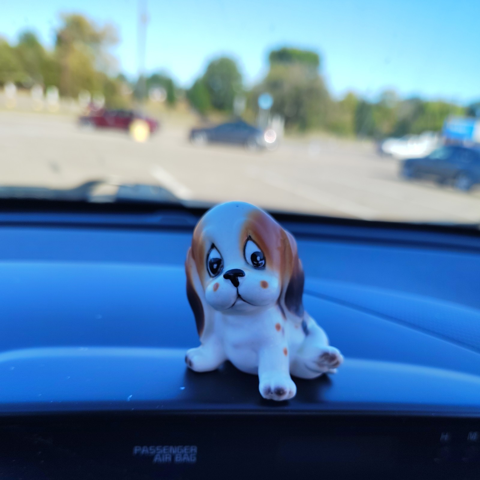 Vintage Ceramic Basset Hound Dog Sitting Big Eyes Napcoware? 2\ Vintage Ceramic Basset Hound Dog Sitting Big Eyes Napcoware? 2\
