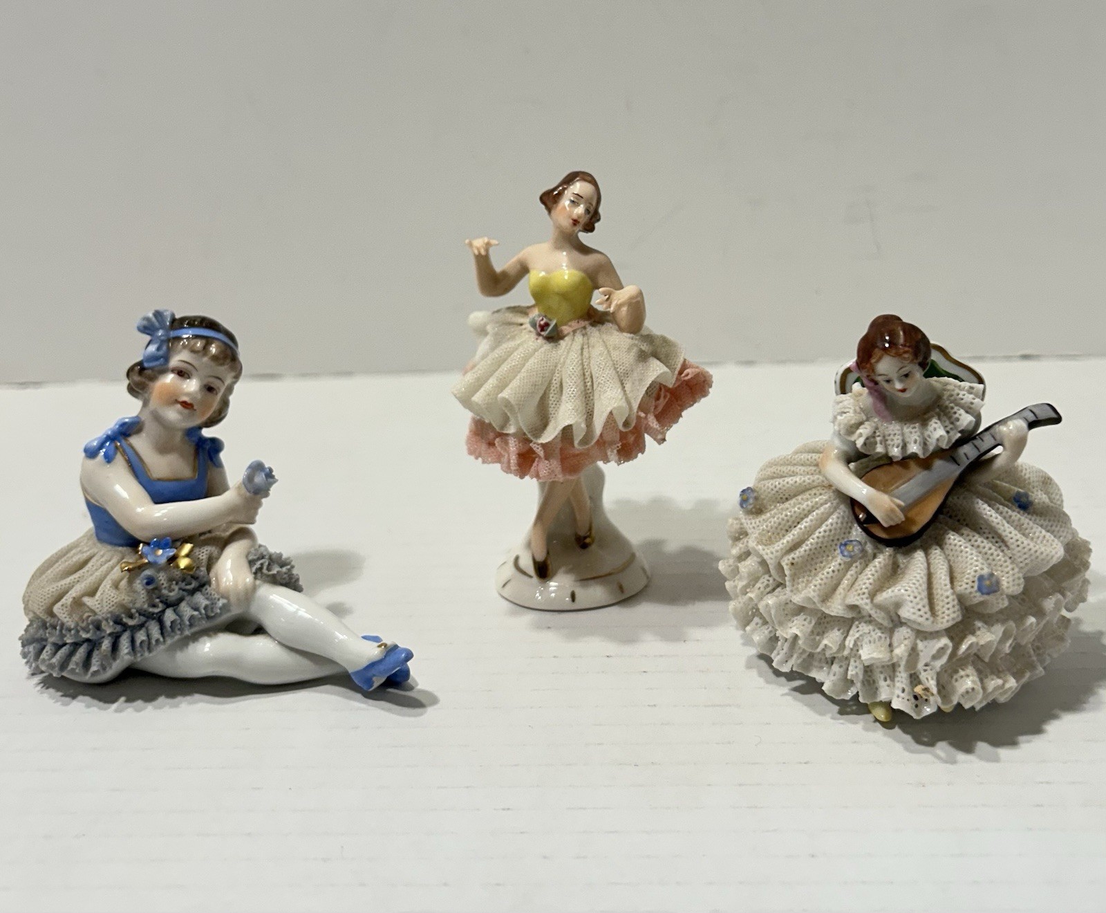 Dresden Porcelain Lace Mini Seated Lady & Ballerina Lot of 3 Figures - TLC Read Dresden Porcelain Lace Mini Seated Lady & Ballerina Lot of 3 Figures - TLC Read