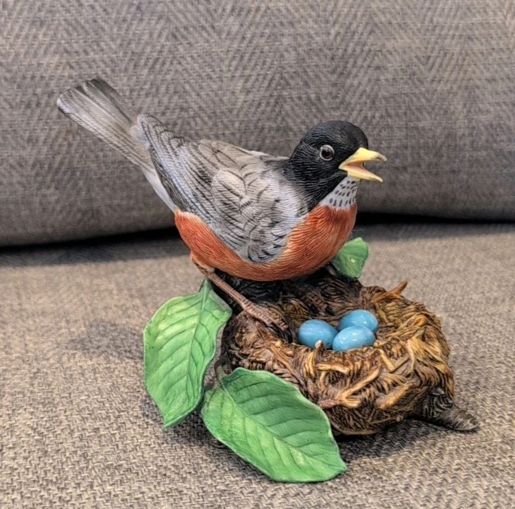 Lenox Porcelain American Robin Bird Figurine Dated 1989 Nest Blue Eggs Excellent
