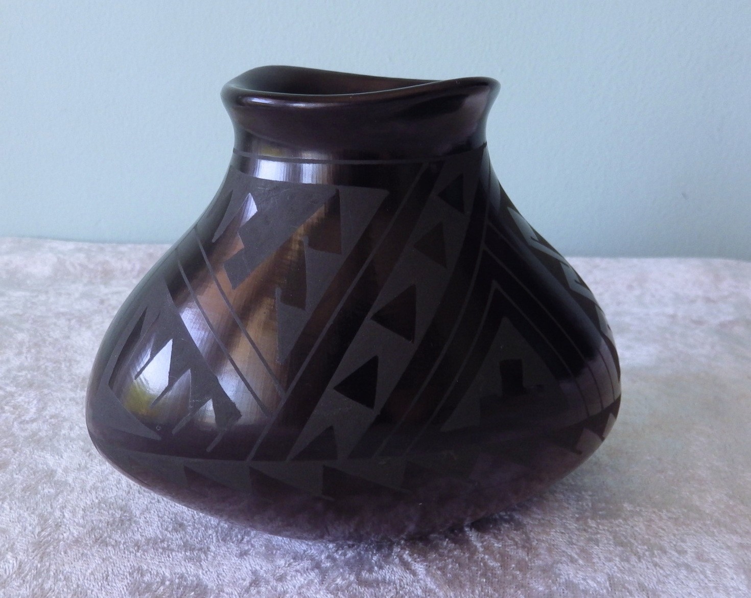 Mata Ortiz Pueblo vtg blackware vase pot Mexico olla signed Socorro Reyes 5.5