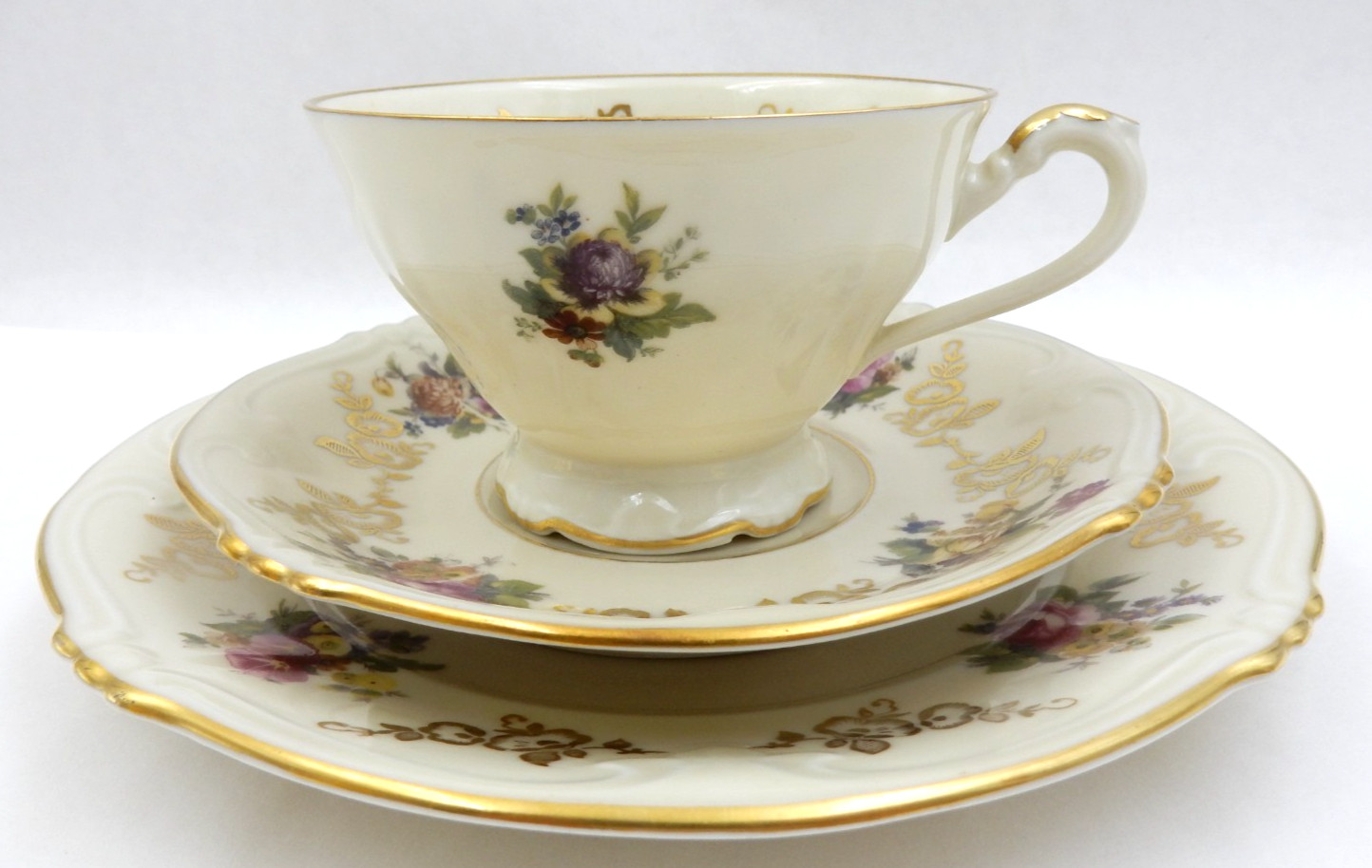 VINTAGE S.P.M. WALKÜRE BAYREUTH BAVARIA GERMAN PORCELAIN TEA CUP TRIO SET