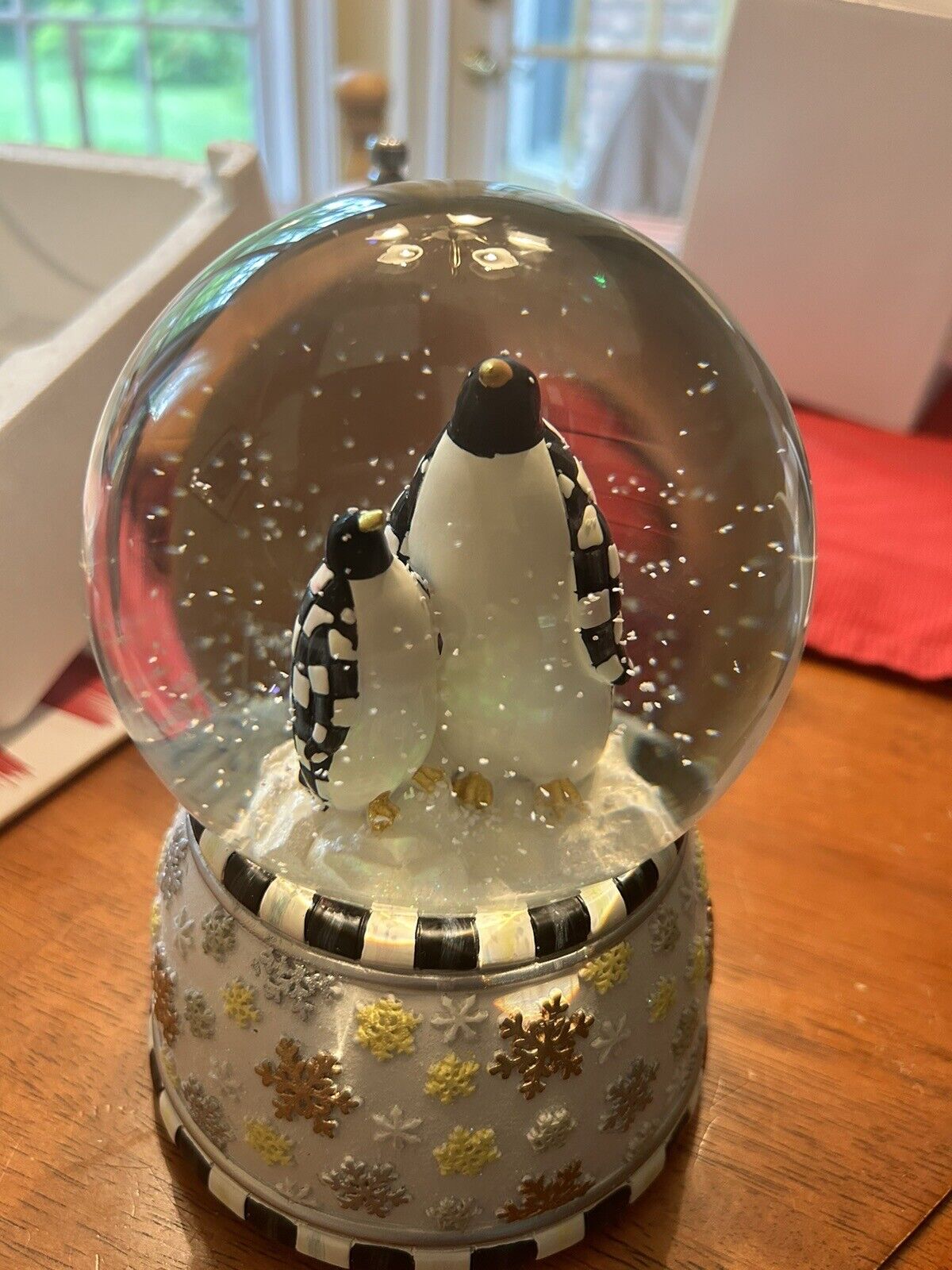 MACKENZIE-CHILDS COURTLY CHECK PENGUINS MUSICAL SNOW GLOBE - NEW IN BOX
