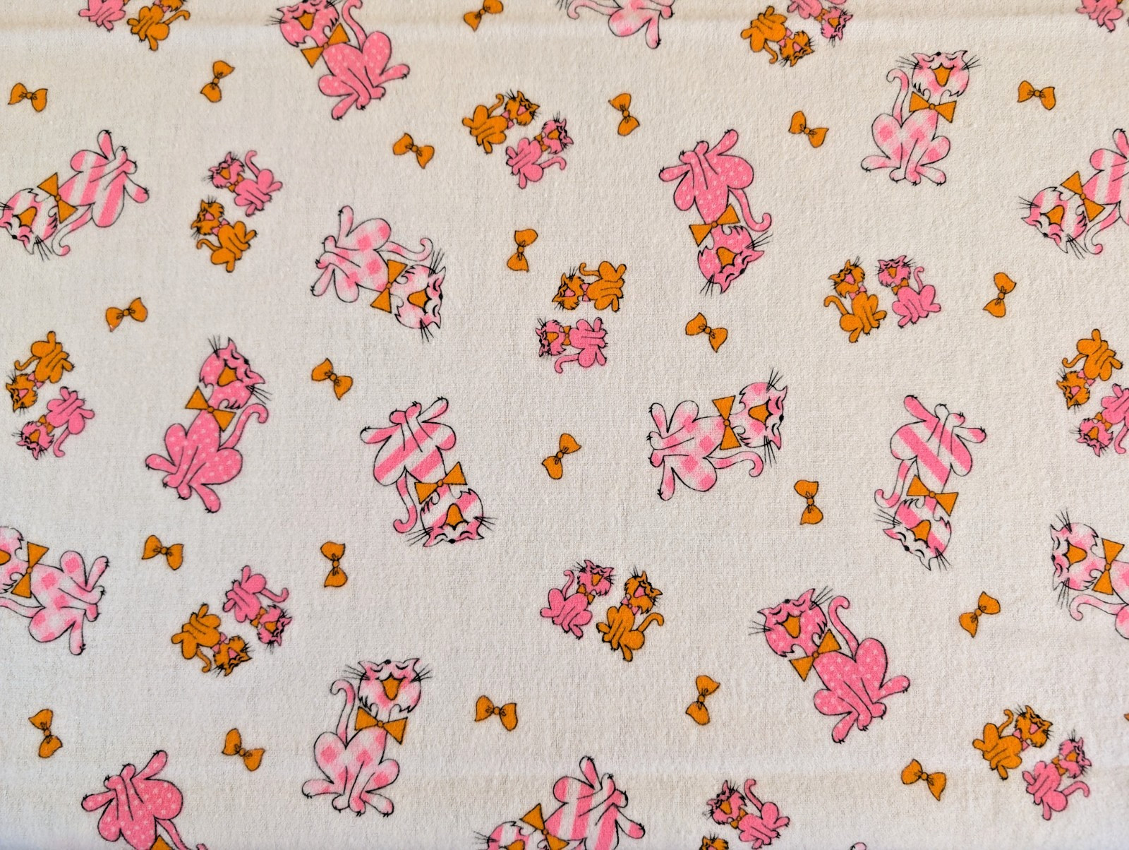 VTG Juvenile Flannel Print Fabric Pink & Orange Smiling Cats 2.5 yards x 43\