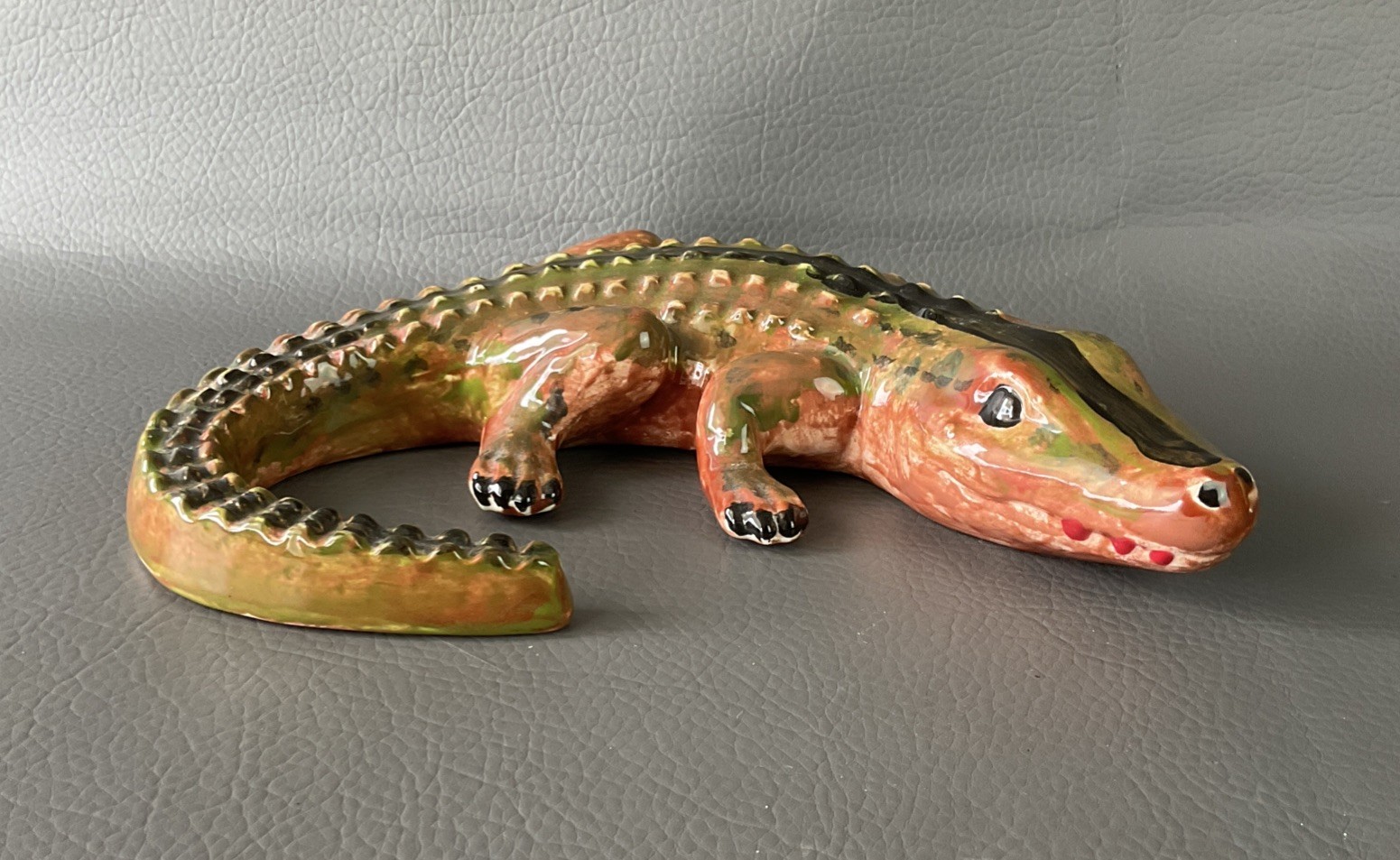 Vintage Alligator Gator Pottry Folk Art beautiful piece excellent condition