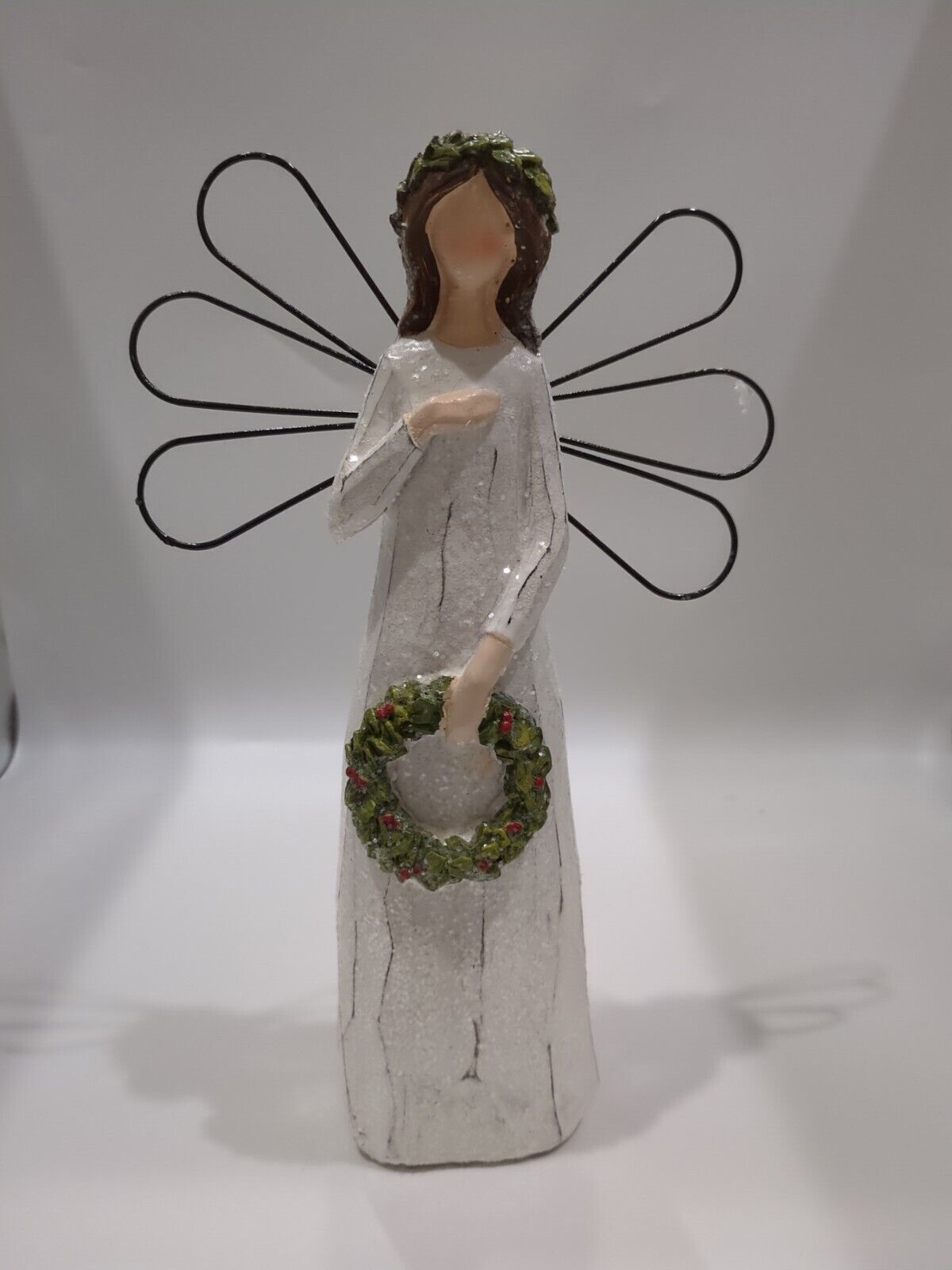 Large Resin Angel with Christmas Wreath Holiday Figurine Nativity Melrose Int\'l