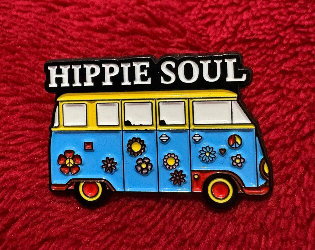 HIPPIE SOUL enamel pin - 60\'s van bus peace love - 