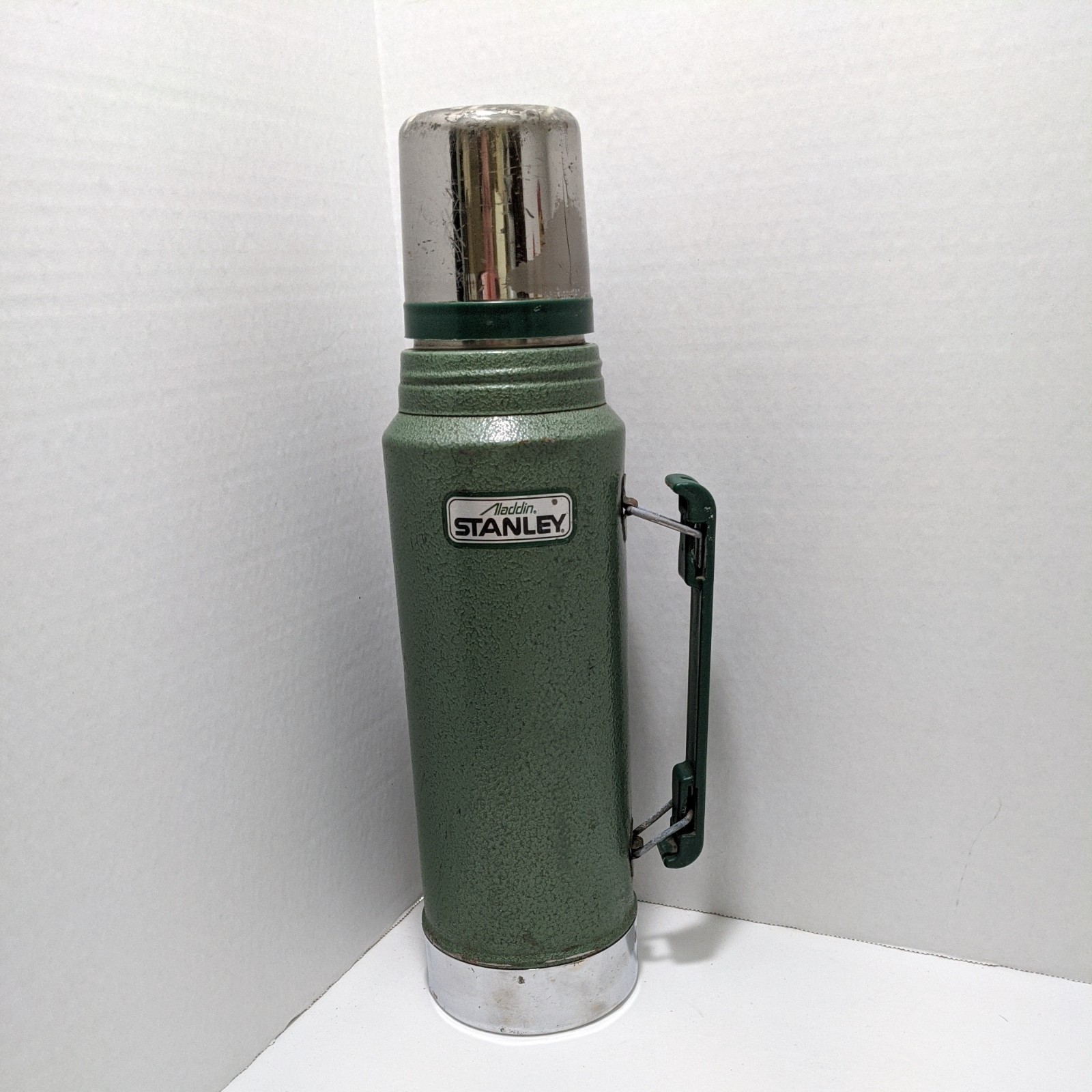 Vintage Stanley 1.0 Liter/1.1qt Vacuum Bottle Hammertone Green Thermos w/mug cup Vintage Stanley 1.0 Liter/1.1qt Vacuum Bottle Hammertone Green Thermos w/mug cup