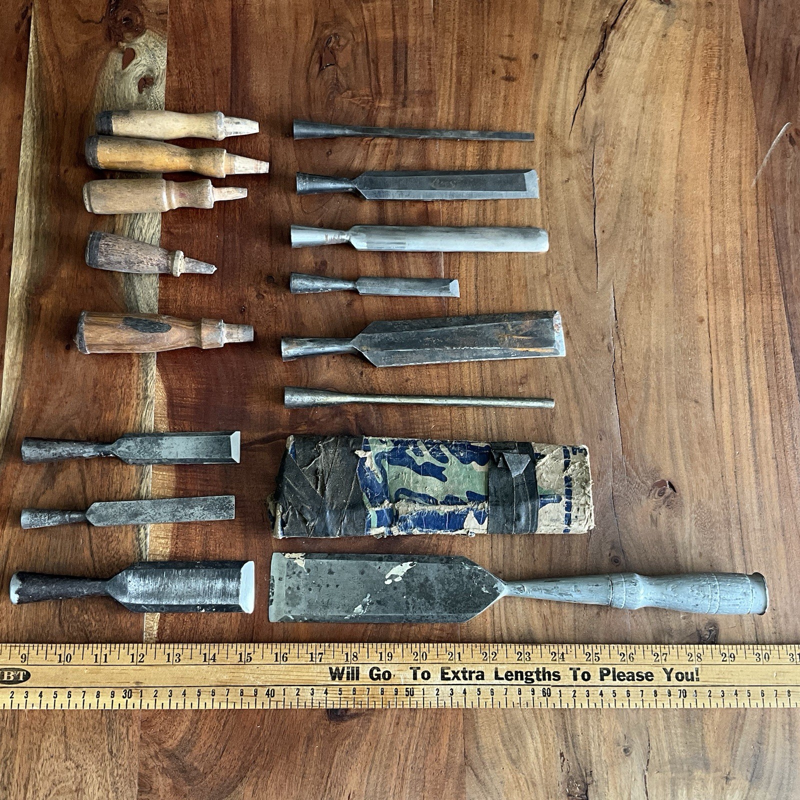 Mixed Lot of Old Socket Timber Chisels Mixed Lot of Old Socket Timber Chisels