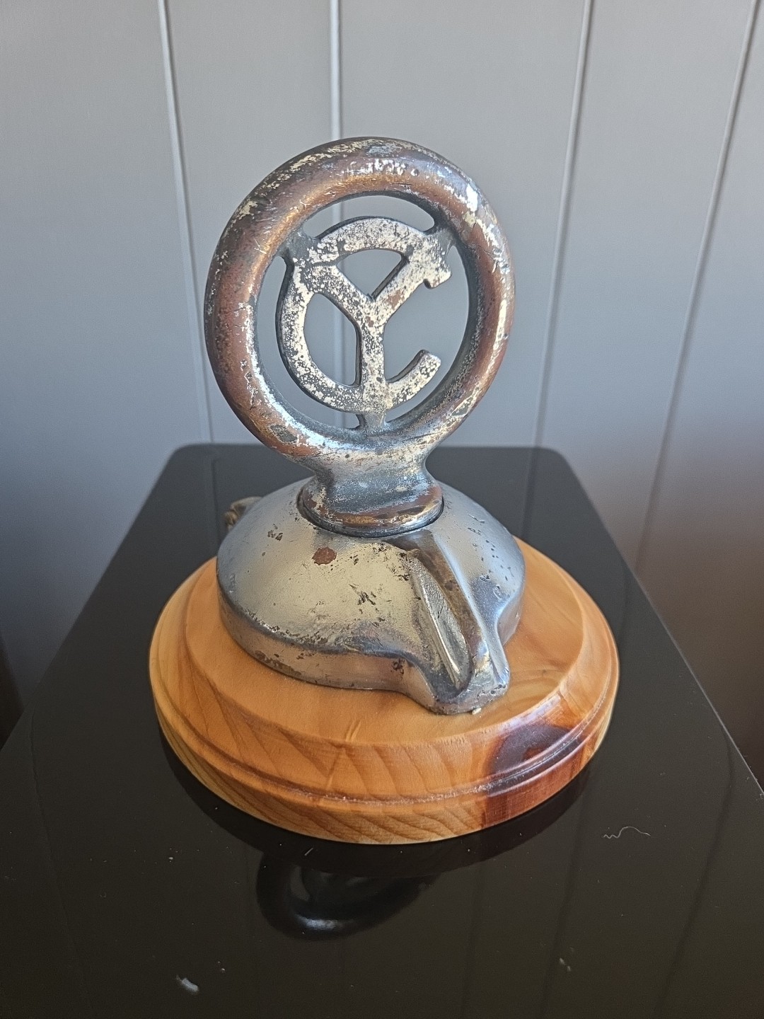 Rare Yellow Cab Radiator Cap / Hood Mascot. 4.5\