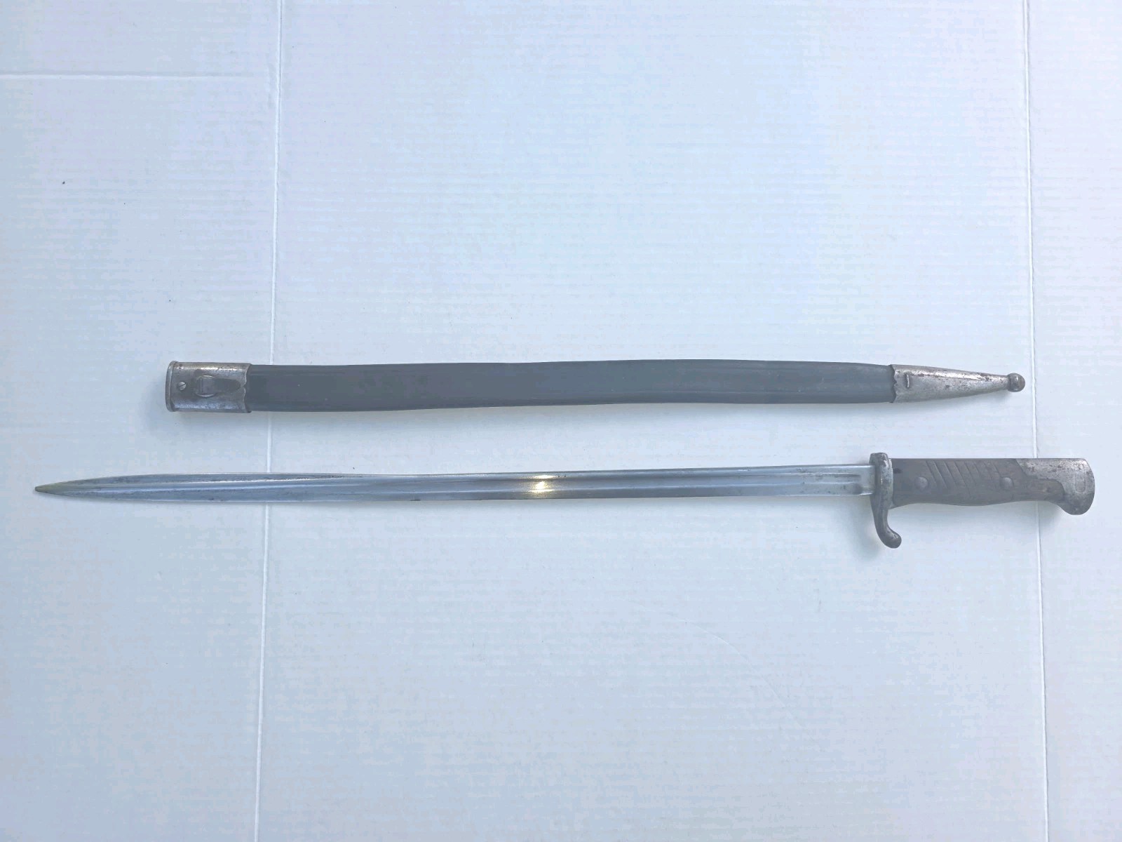 WWI German M1898/05 Butcher Bayonet P.D. Luneschloss Solingen w/ Leather Scabbar