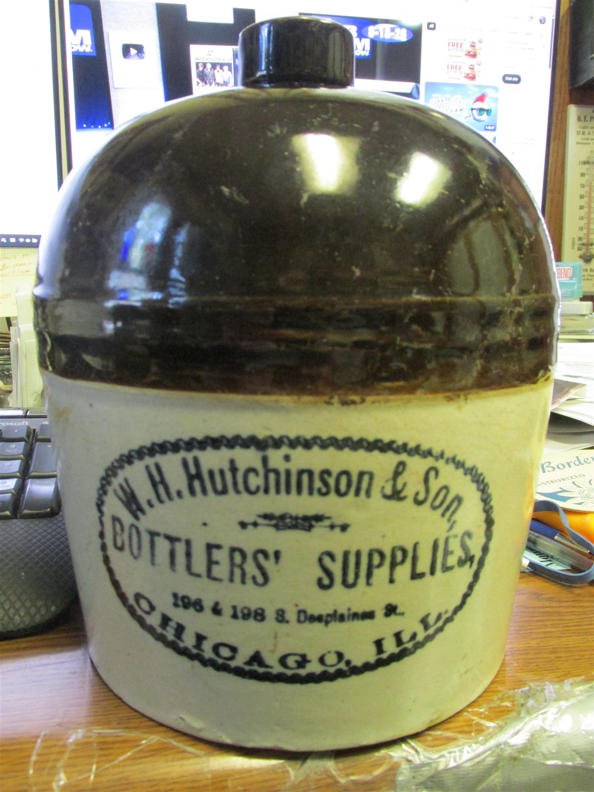 Chicago, Ill. W.H. Hutchinson & Son Bottlers' Supplier RED WING Jug -no handle