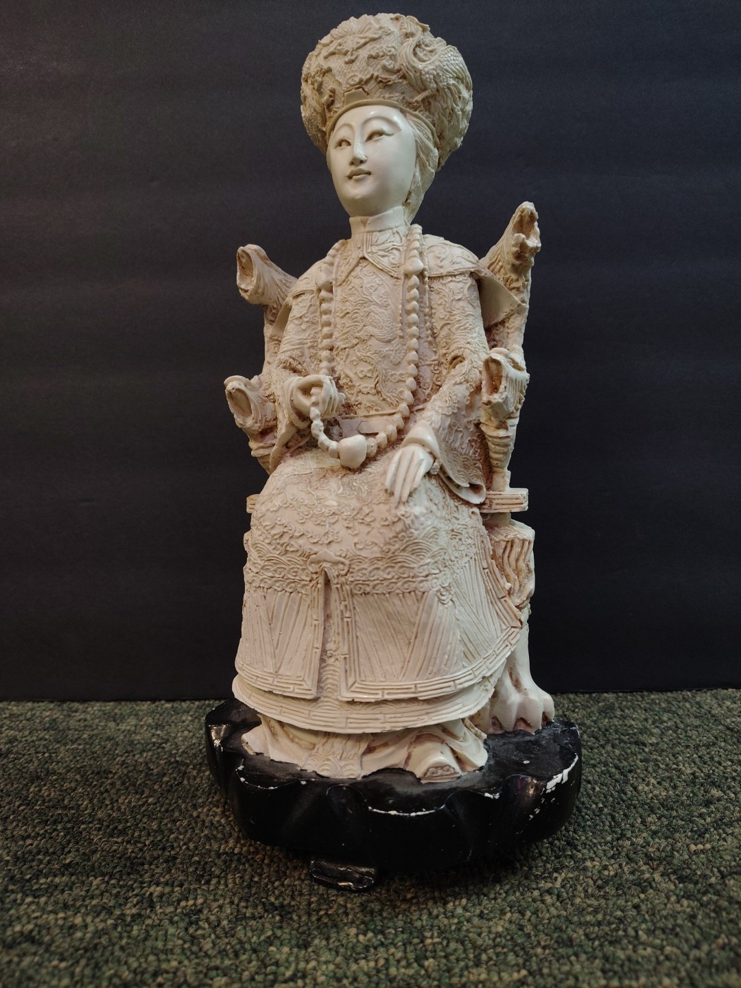 VINTAGE CHINESE HAND CARVED RESIN EMPRESS FIGURINE, 12\