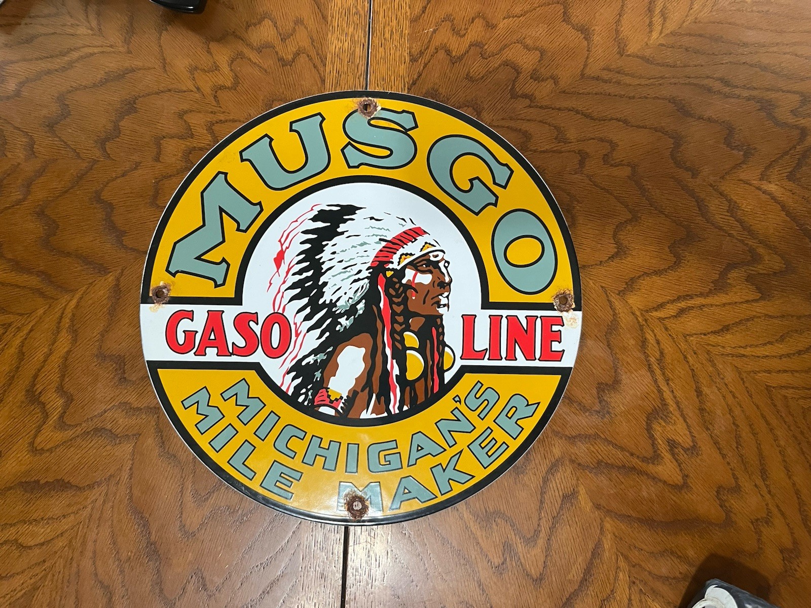 Vintage Musgo Gasoline Porcelain