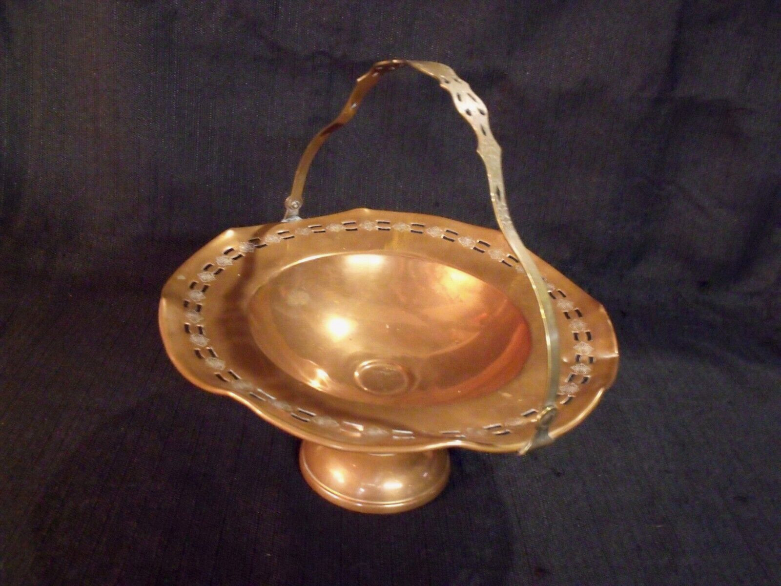 Antique Arts &  Crafts Incised Scallop Edge Engraved Brass Handle Copper Compote