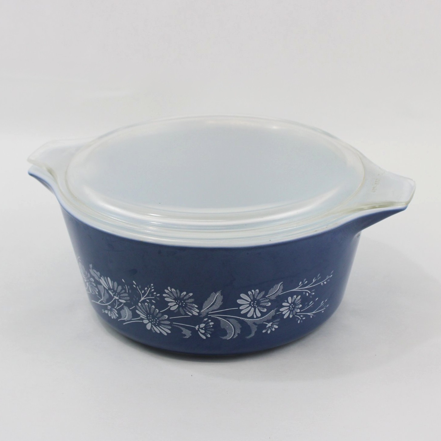 Vintage Pyrex Colonial Mist 475-B 2.5L Blue W/ White Daisy Casserole Lid