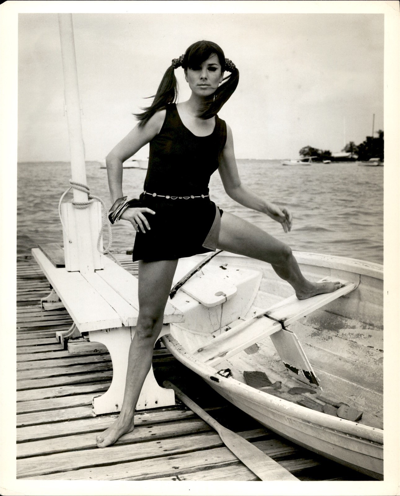CGE60 Original Photo LEGGY PIGTAILS BRUNETTE BABE SUMMER BEACH FASHION MODEL