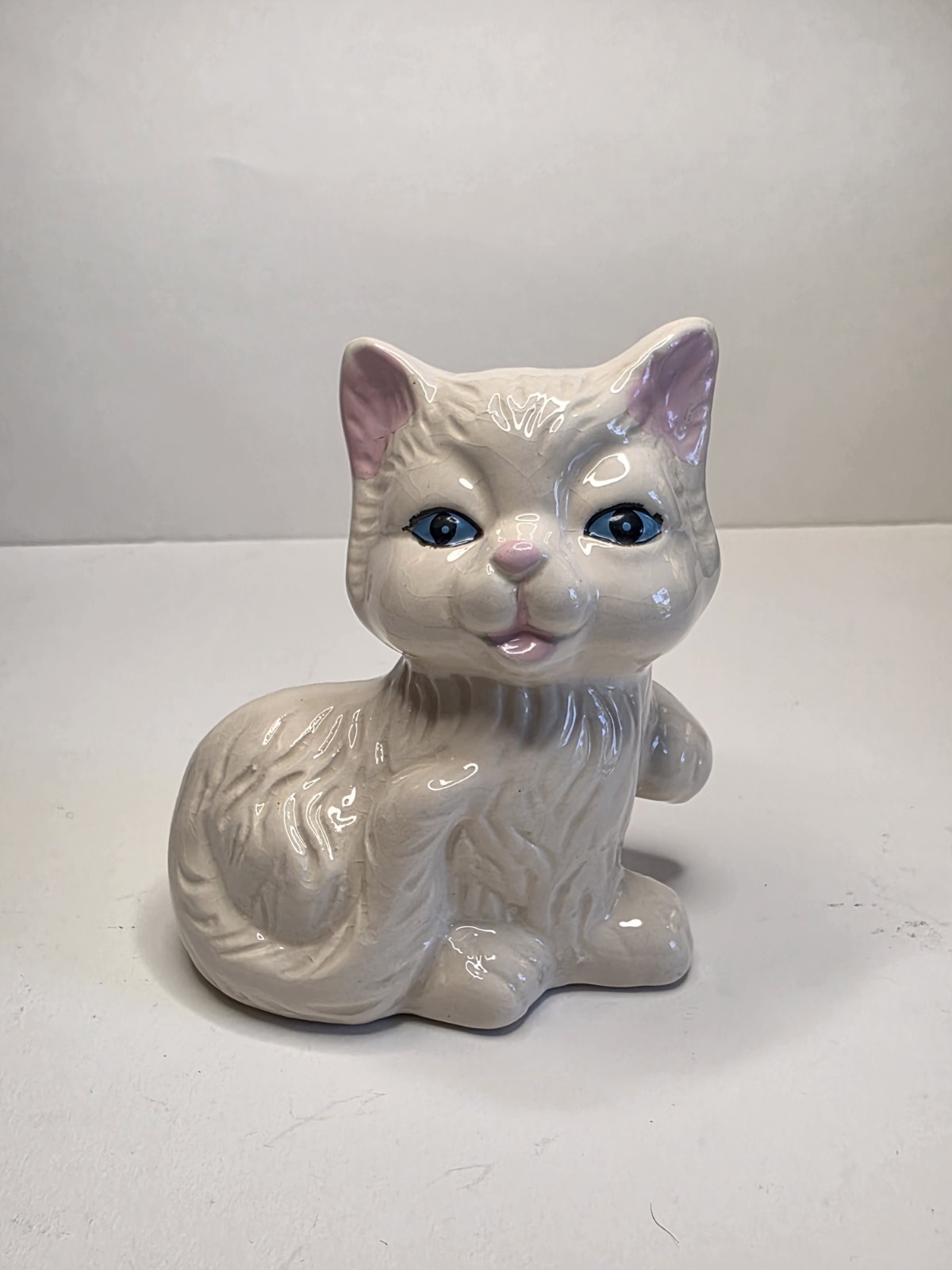 Vintage Ceramic White Cat Figurine Mid Century Kitsch Big Blue Eyes 4\