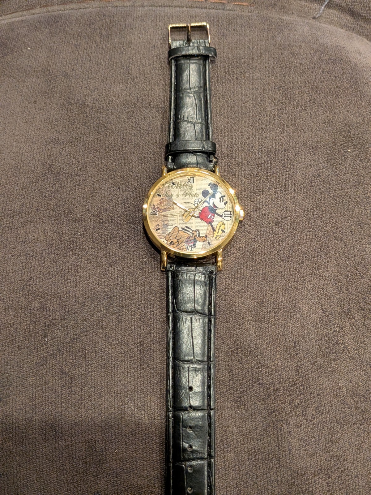 Vintage Gold-tone Mickey Mouse Comics Book Watch. 