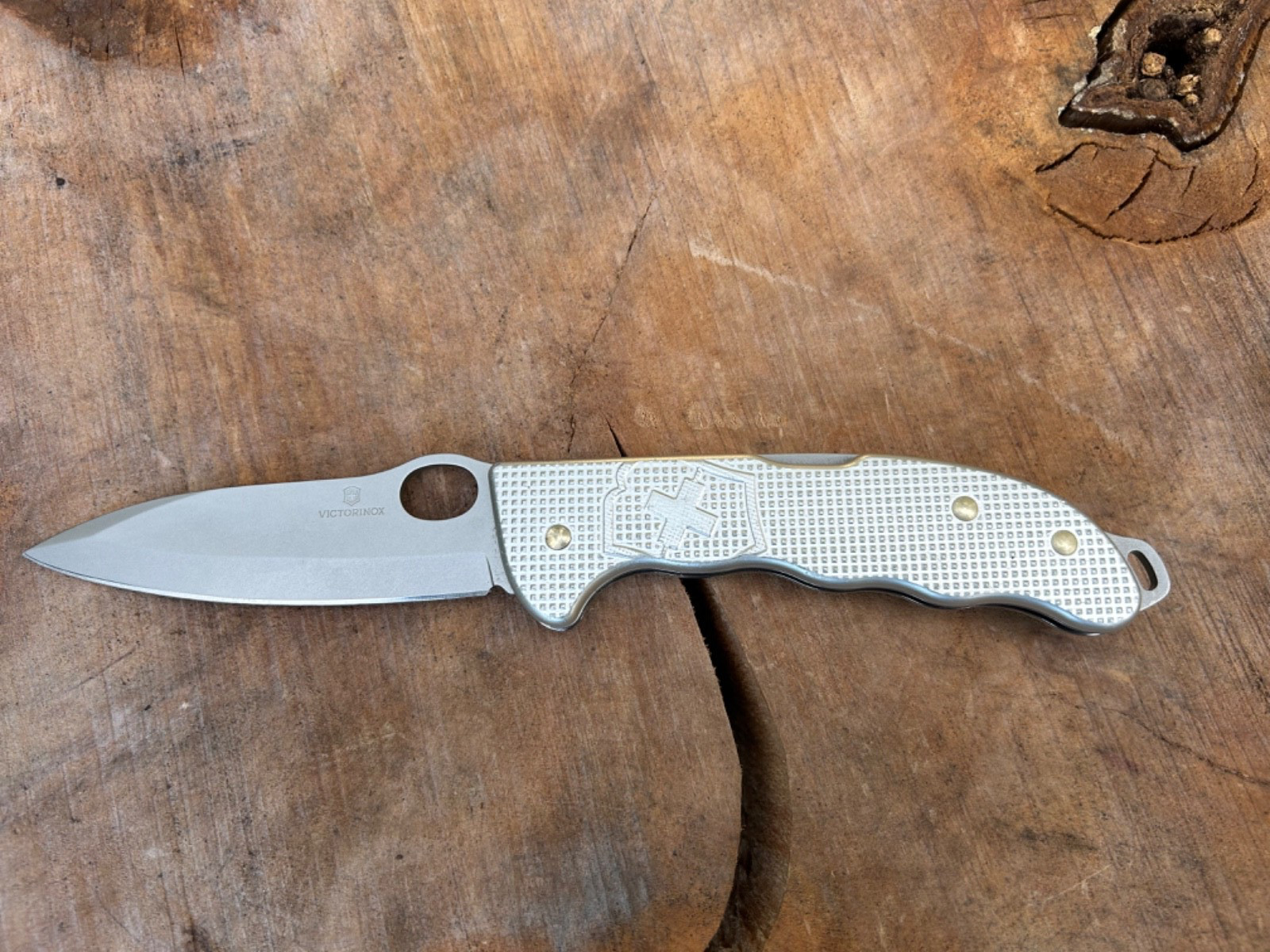 VICTORINOX® Hunter PRO SILVER ALOX (No Lanyard)