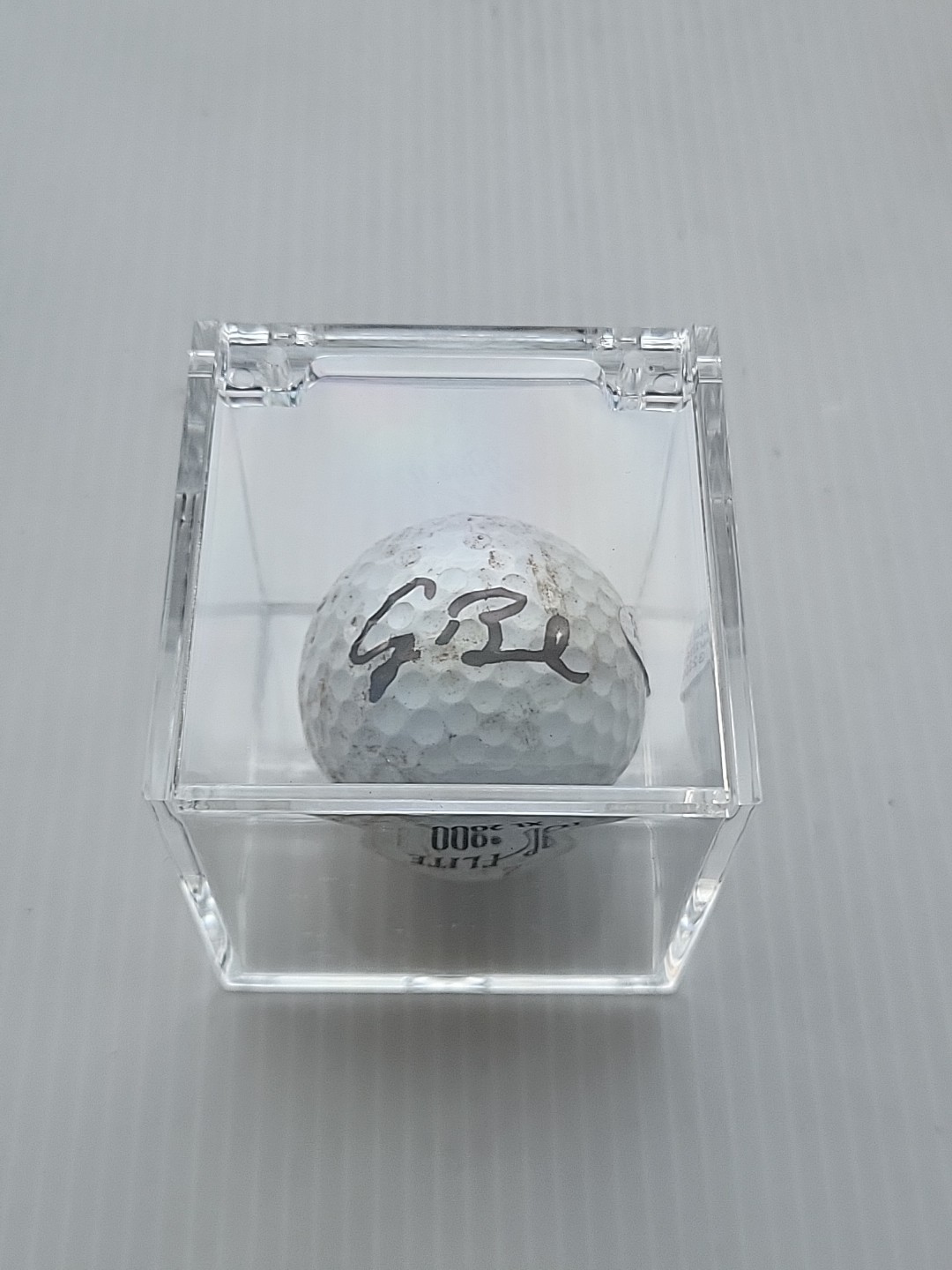GEORGE W. BUSH Hand-Signed Autographed Golfball with COA and (Protective Case)