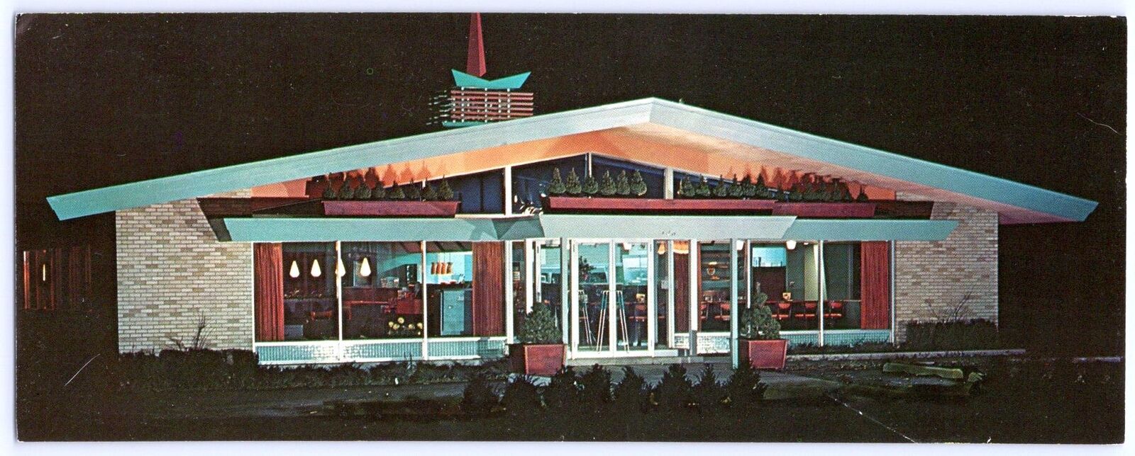 1950's SOUTH BEND INDIANA HOLLY HOUSE RESTAURANT AT NIGHT PANORAMIC POSTCARD