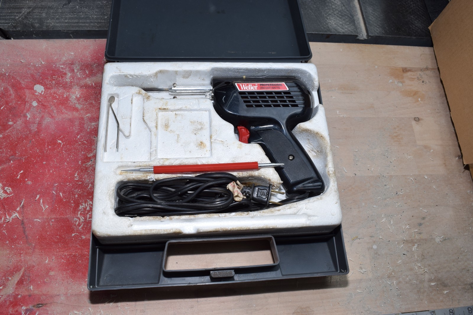 Weller Professional Model D550 Soldering Gun And Case , 260 / 200 Watts N5
