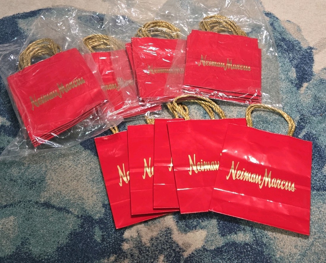 Lot 25 Vintage Neiman Marcus Holiday Gift Bags Red Glossy Gold Handle NOS 10x8 Lot 25 Vintage Neiman Marcus Holiday Gift Bags Red Glossy Gold Handle NOS 10x8