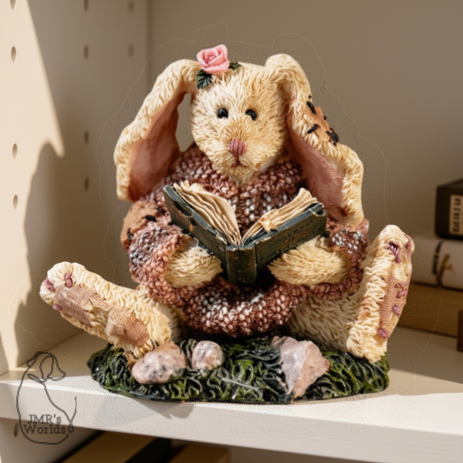Vintage 1995 Boyds Bears Daphne The Reader Hare Figurine #2226 Vintage 1995 Boyds Bears Daphne The Reader Hare Figurine #2226