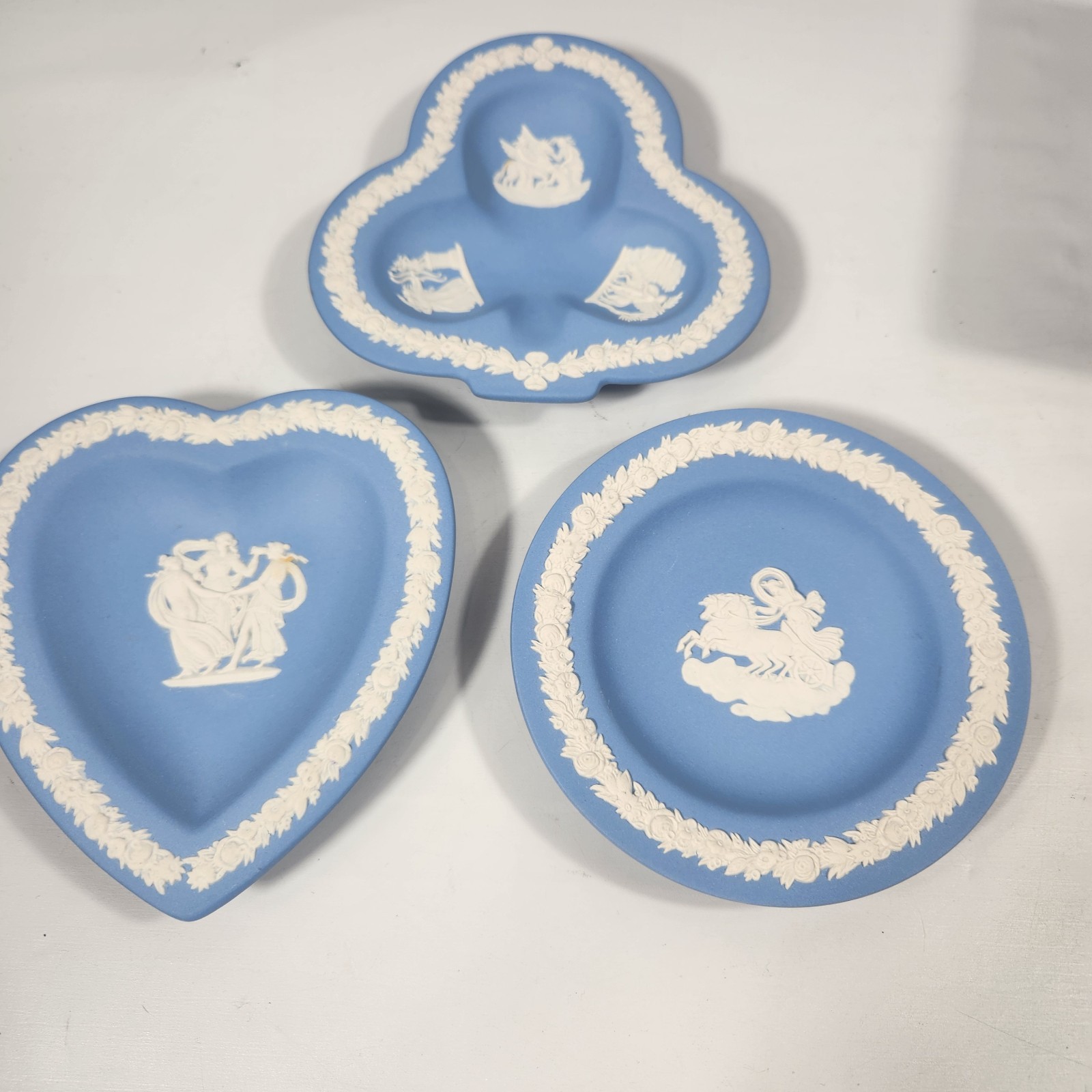 3 VINTAGE BLUE ENGLISH WEDGWOOD JASPERWARE TRINKET TRAY PLATES