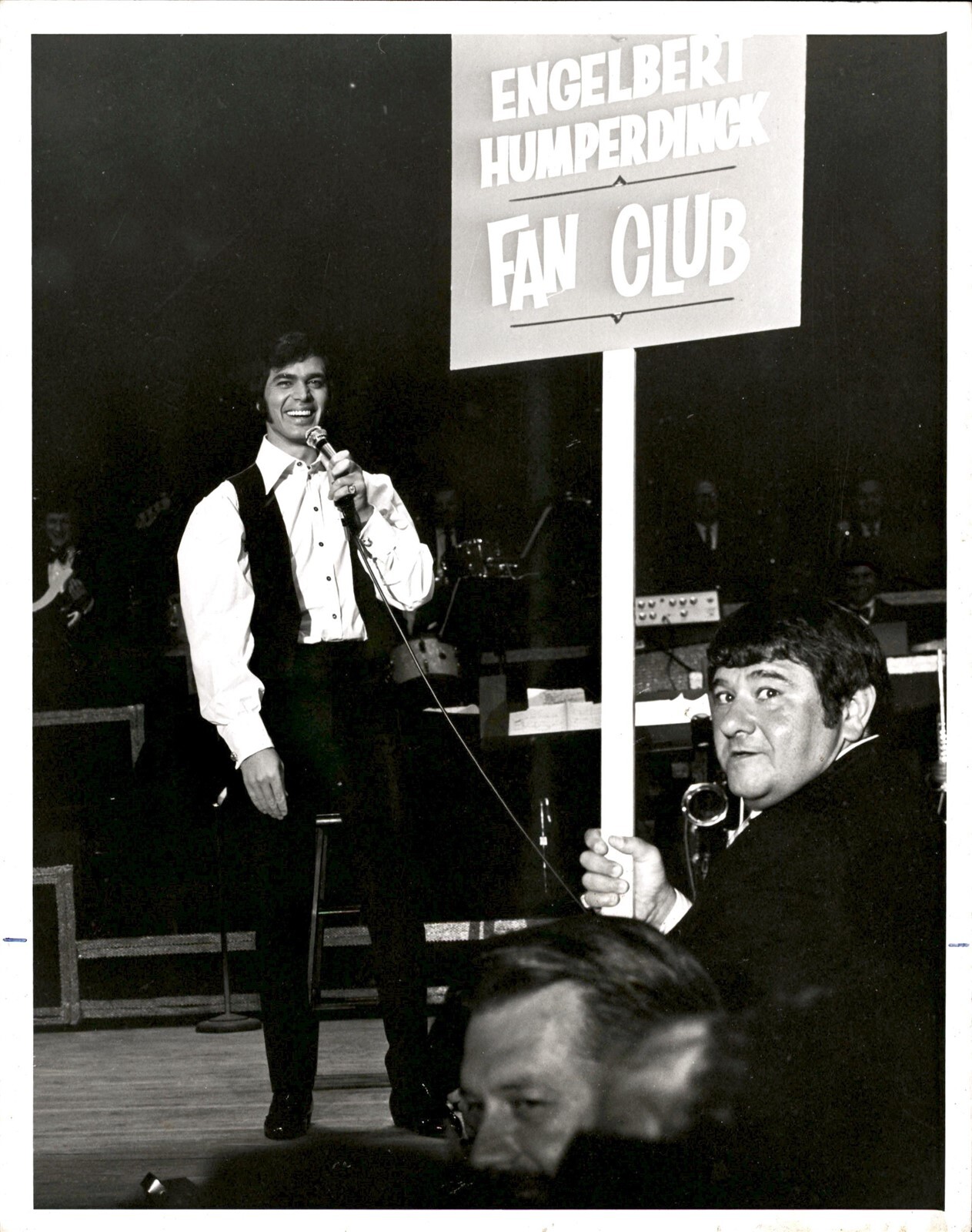 LAE7 Original Photo ENGELBERT HUMPERDINCK FAN CLUB SIGN @ CONCERT BRITISH SINGER