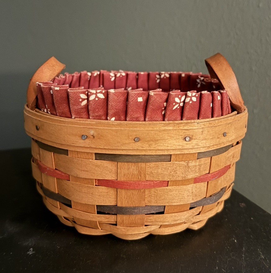 Longaberger 1998 Woven Traditions Basket w/ Liner Leather Handles Used Longaberger 1998 Woven Traditions Basket w/ Liner Leather Handles Used
