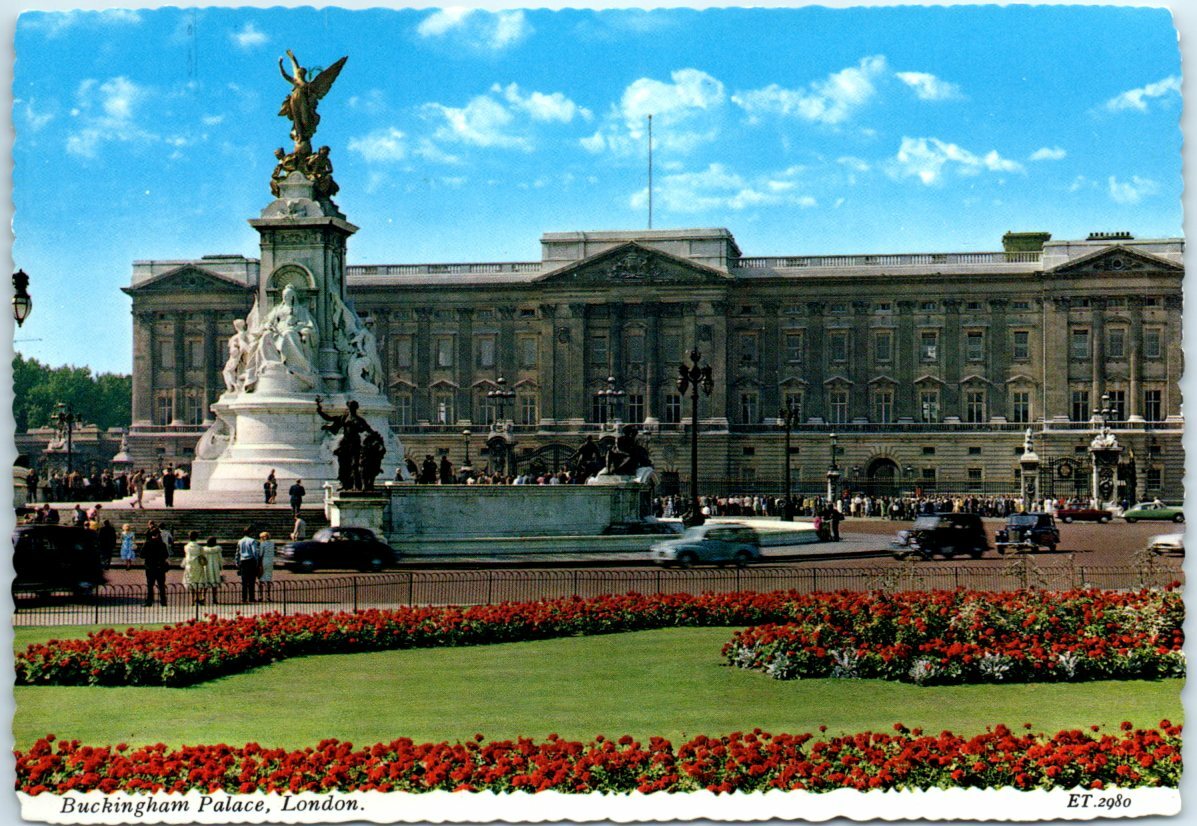 Postcard Scenic View Buckingham Palace - London, England