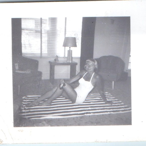 c1950s Cute Woman White Swimsuit Mini Snapshot Photo Pinup Sunbathing Towel 2
