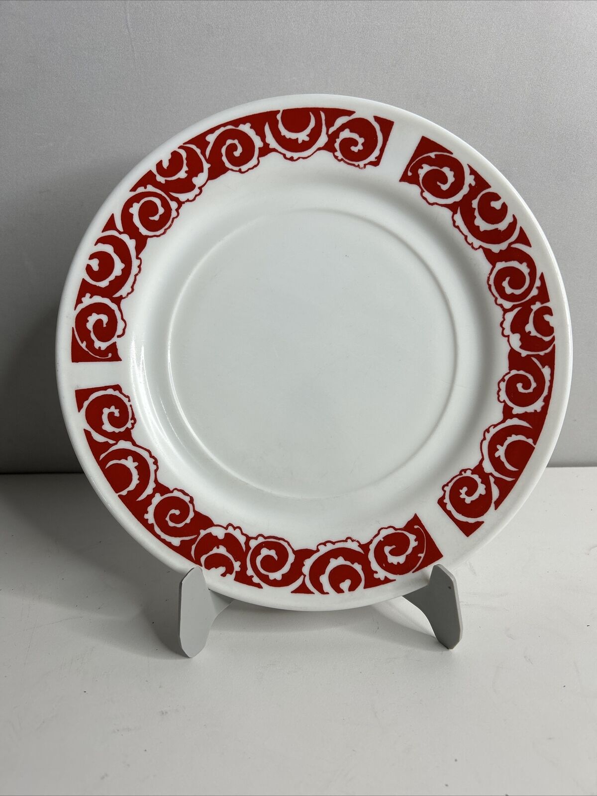 Hazel Atlas Ovide White And Red Twist 9” Dinner Plate Mid Century Modern