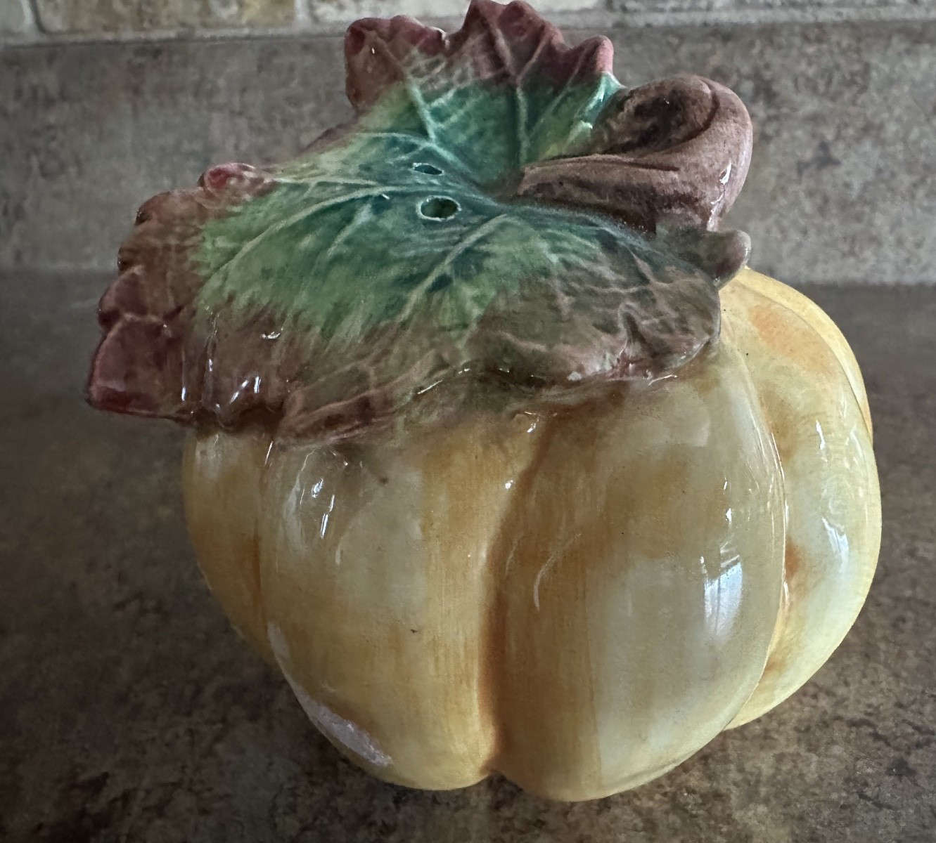 Vtg. 1993 Fitz & Floyd Classics ( 1 ) Pumpkin Salt / Pepper Shaker Vtg. 1993 Fitz & Floyd Classics ( 1 ) Pumpkin Salt / Pepper Shaker