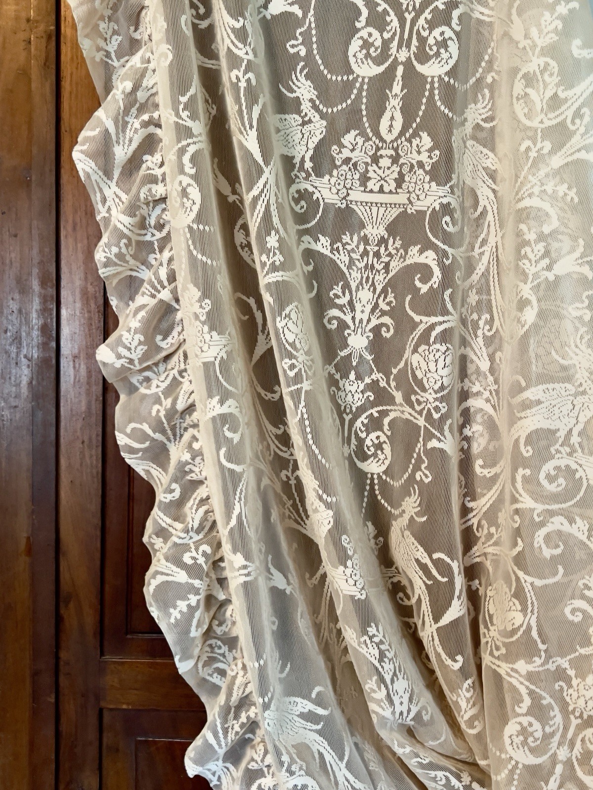 VTG CREAM ECRU TEA RUFFLED FLORAL NET LACE PRISCILLA CURTAIN PAIR BIRD URN 55x87