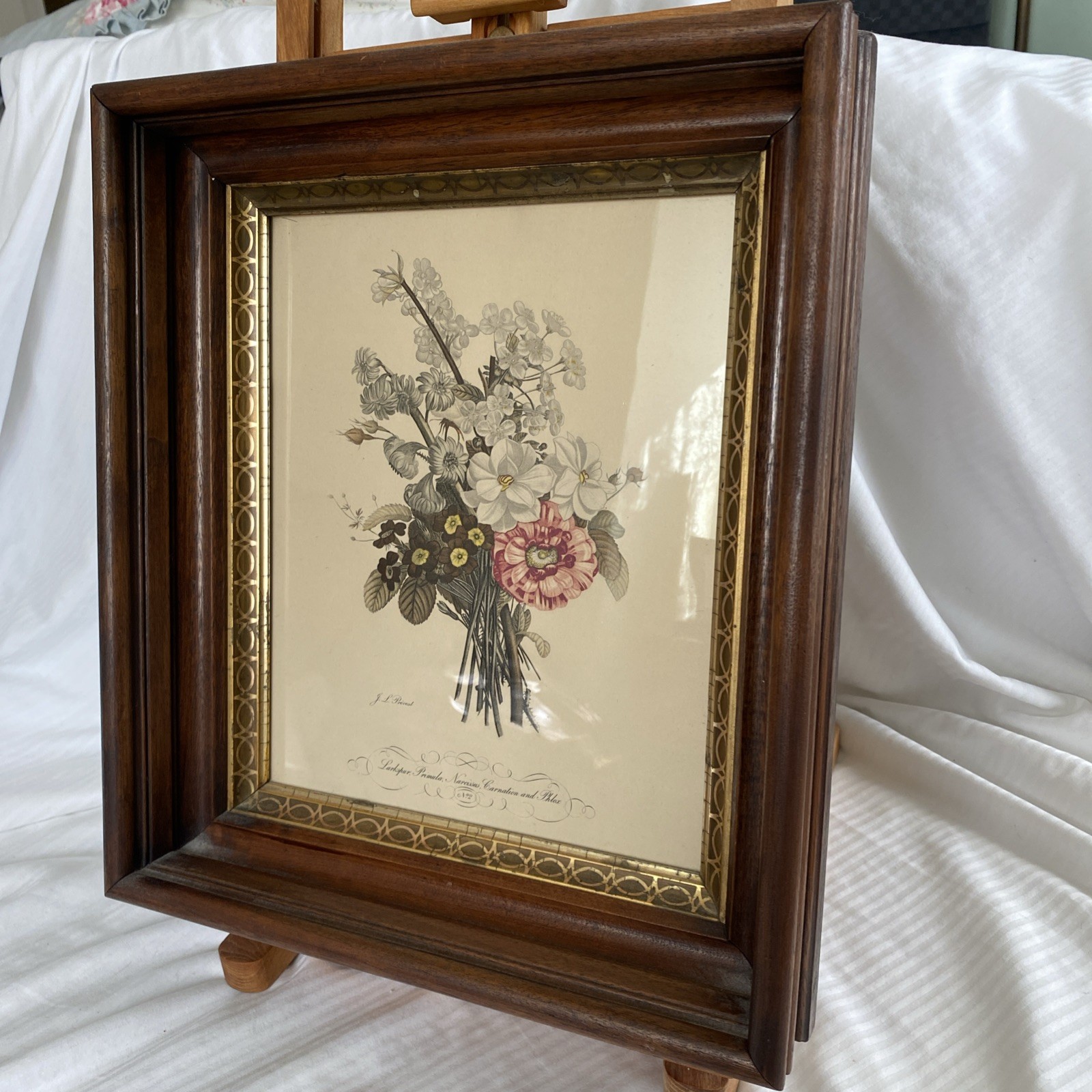 Beautiful Wooden Antique Victorian Shadow Box Frame 14 x 15.5 in