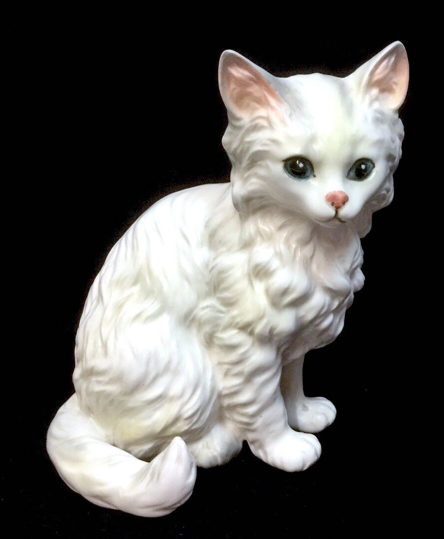pre-1971 LEFTON bone china CAT FIGURINE white PERSIAN KITTEN 1514 (left)