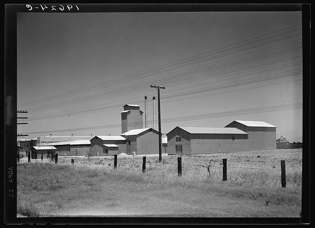 Photo:Tulare Fresno California 1939 Muscat Cooperative Winery US 99 Winery