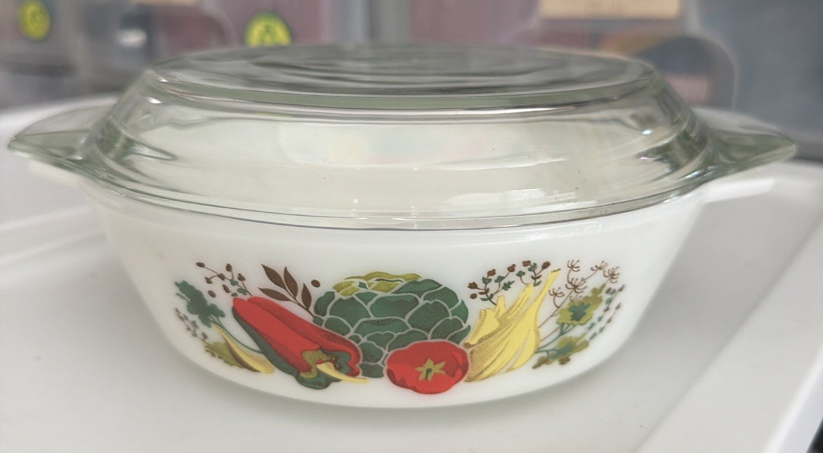 Vintage JAJ Pyrex England Casserole Dish Garden Vegetable Kent Market Garden LID Vintage JAJ Pyrex England Casserole Dish Garden Vegetable Kent Market Garden LID